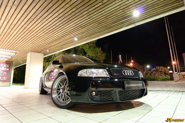 Audi RS4 B5