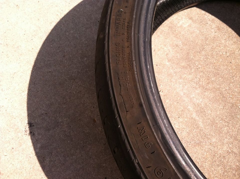 Problem with Goodyear Eagle GT 235/35 19 sidewall bubbling/ splitting.