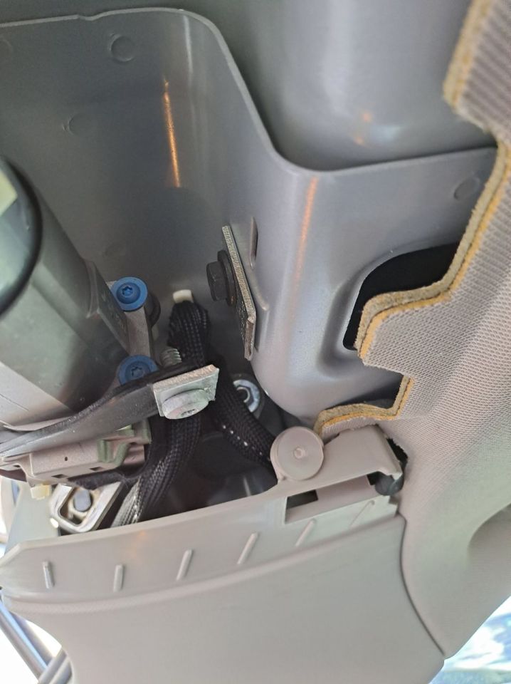 Lifft motor bracket failure